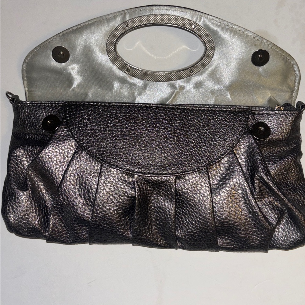 SILVER CLUTCH FAUX LEATHER RHINESTONE DESIGN 2 SNAP CLOSURE
ZIP POCKET OUTSIDE - Picture 6 of 11